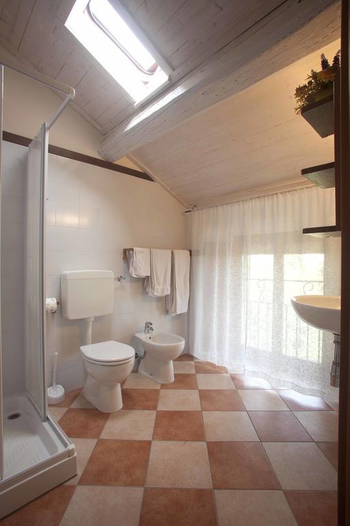 Agriturismo Il Bove Reggio Emilia Szoba fotó