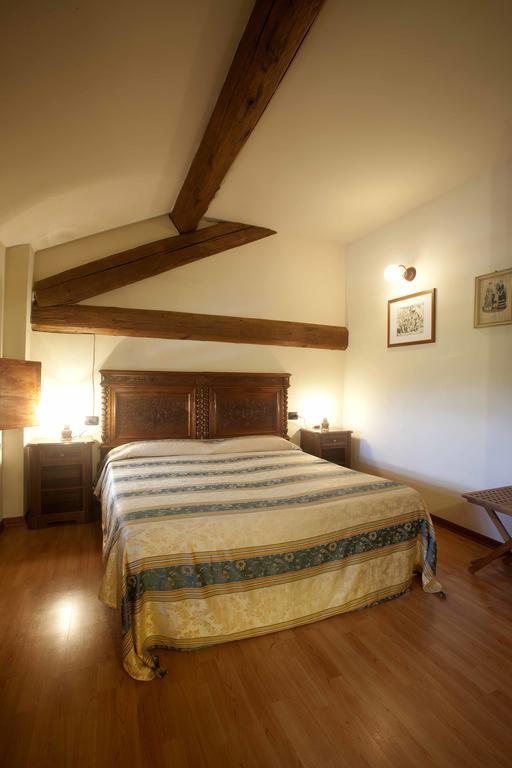 Agriturismo Il Bove Reggio Emilia Szoba fotó