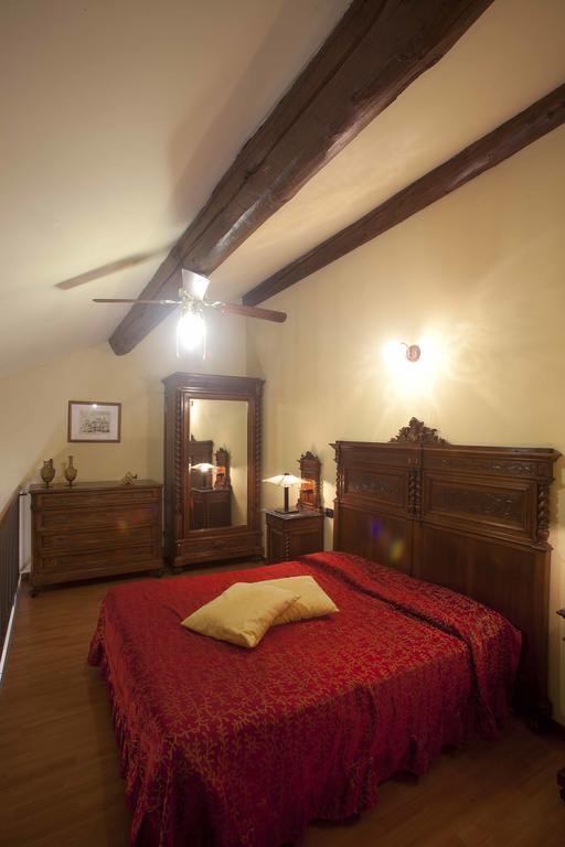 Agriturismo Il Bove Reggio Emilia Szoba fotó